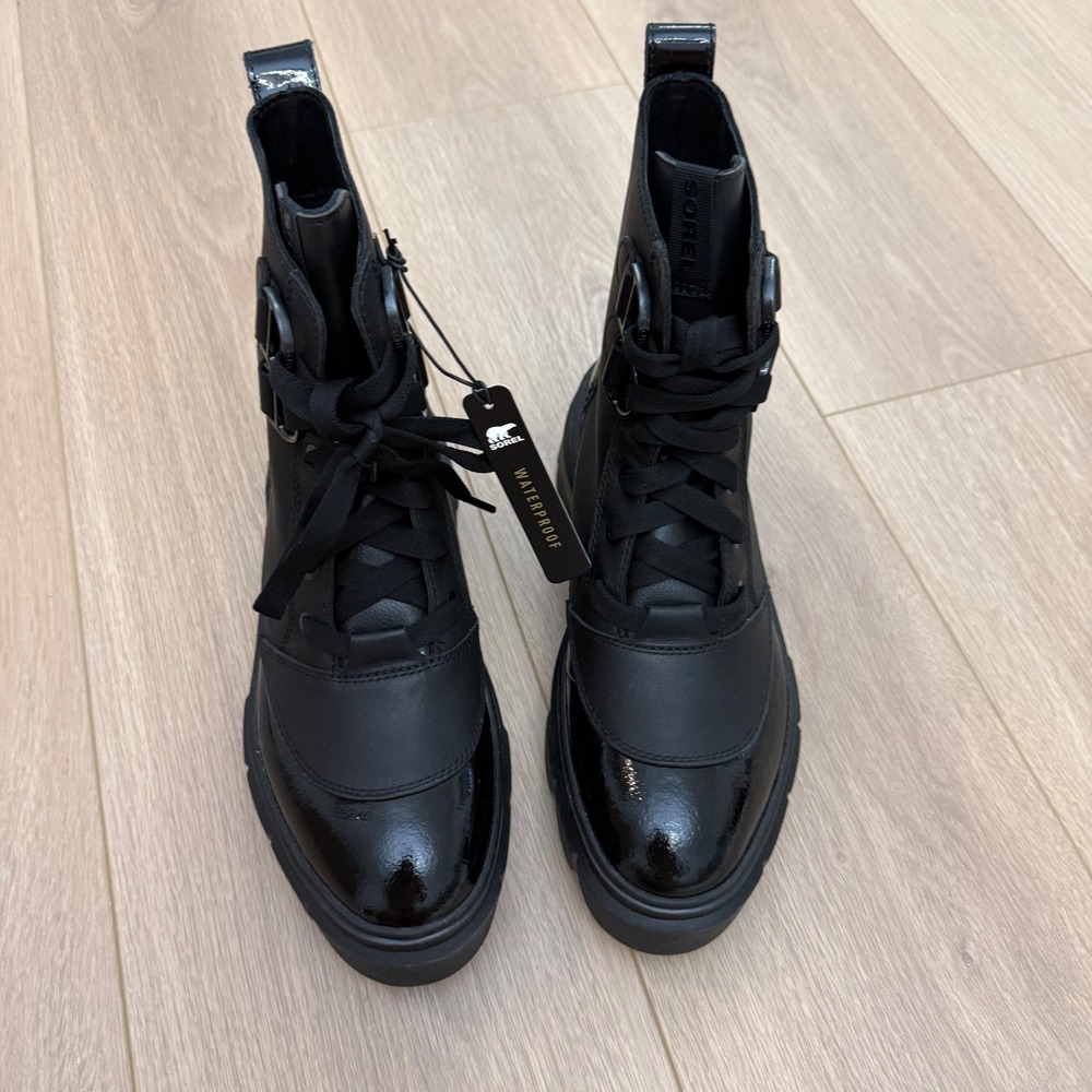 TT Sorel Brex Boot Lace Caribou Black Patent Leather Combat Boots 8.5 NEW - Picture 2 of 10